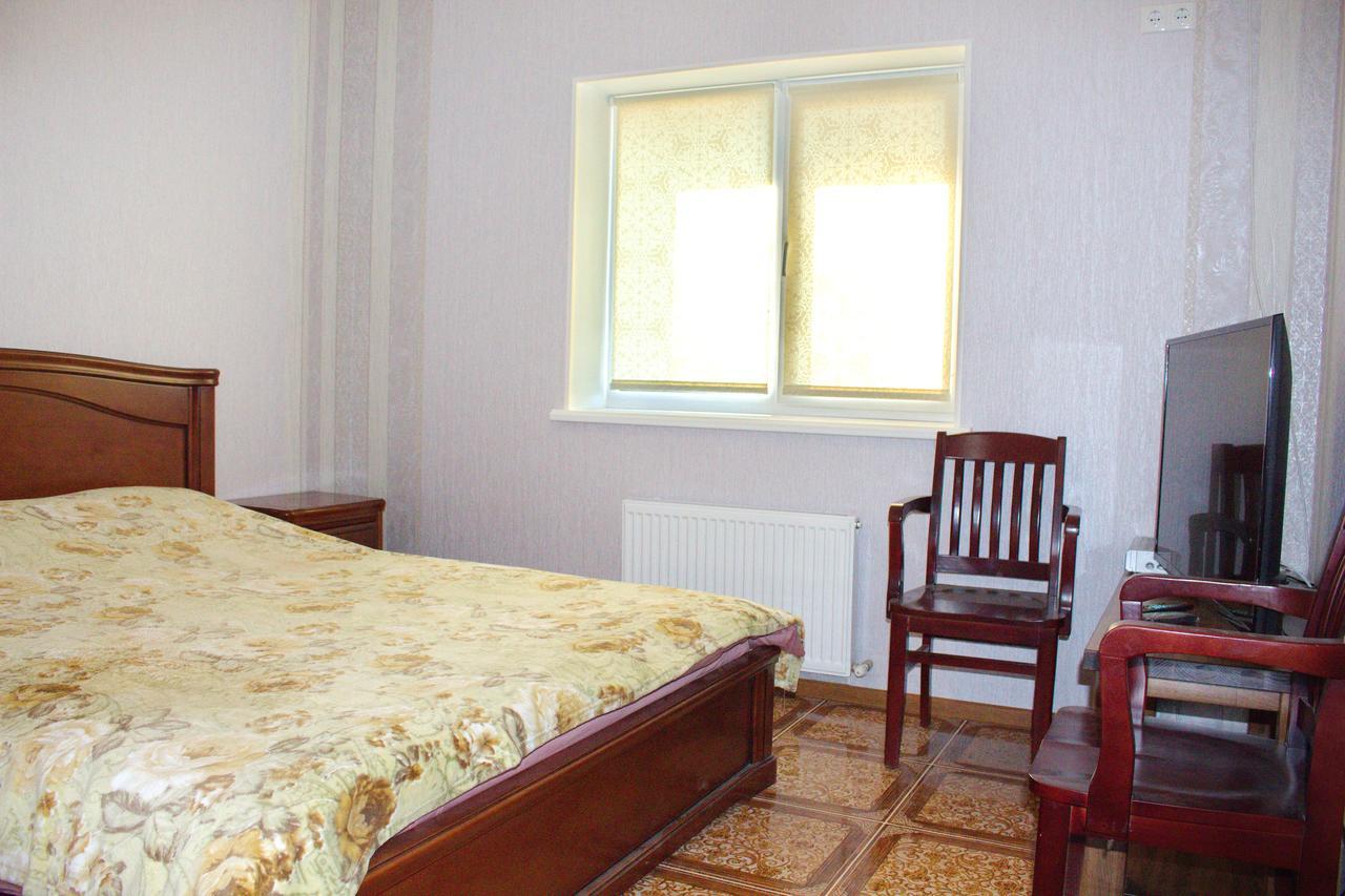 Smotrytska Vezha Hotel คาเมียเนตส์-โปดิลสกี ภายนอก รูปภาพ