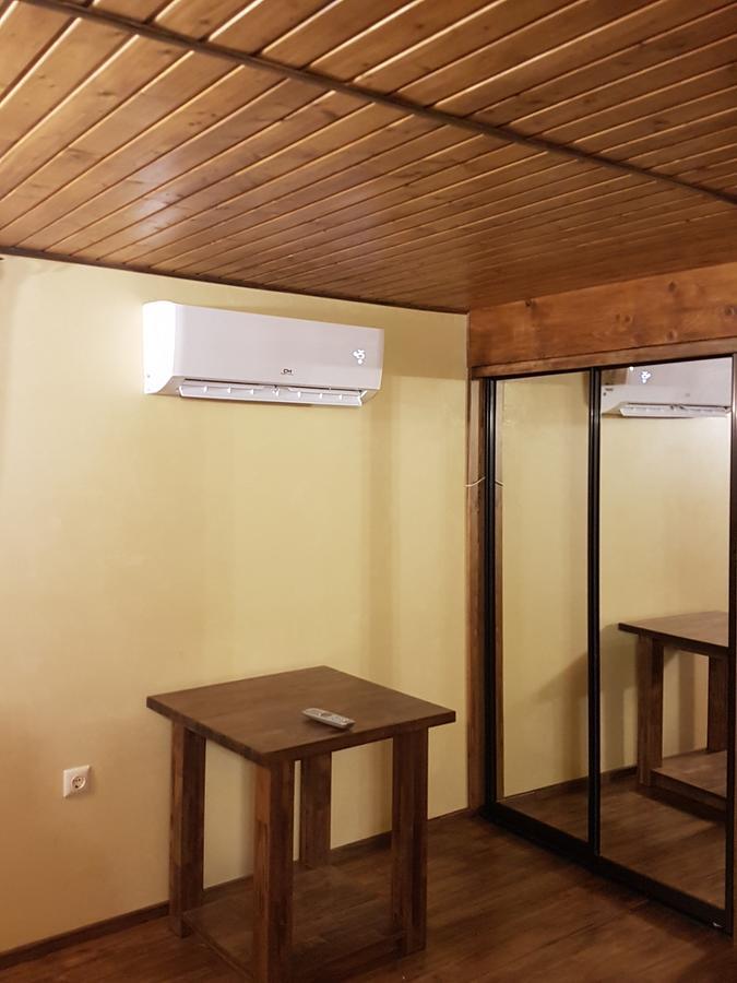 Smotrytska Vezha Hotel คาเมียเนตส์-โปดิลสกี ภายนอก รูปภาพ